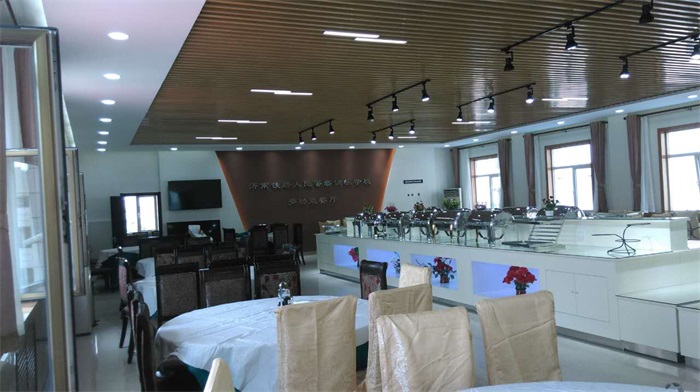 鐵路學(xué)校餐廳完工照片