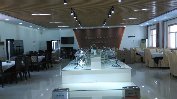 鐵路學(xué)校餐廳完工照片
